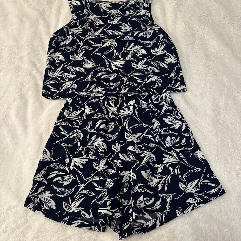 NWT JWD Floral Cropped Set | Size S